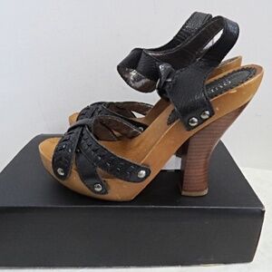 GUESS Black Leather Platform Sandals Size 9